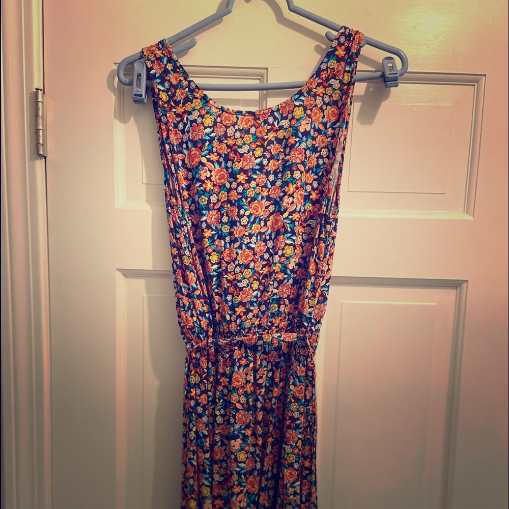 Floral dress with waist tie